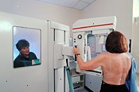 Imagen de un procedimiento de mamografía